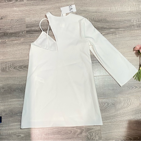 Zara Dresses & Skirts - ZARA asymmetrical white one shoulder mini dress. Nwt